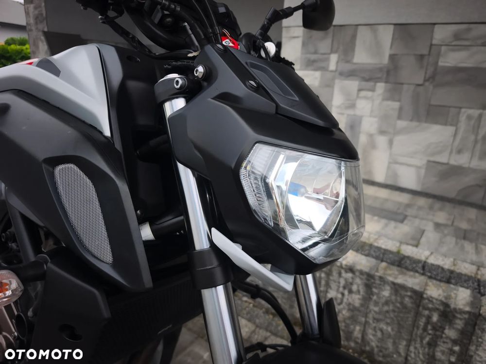 Yamaha MT - 5