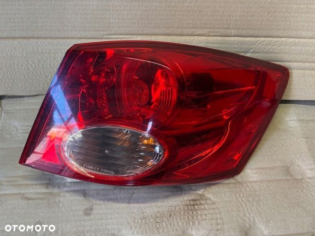 HONDA ACCORD VIII LAMPA PRAWA PRAWY TYLNA TYŁ KOMBI 08-12 r. - 1