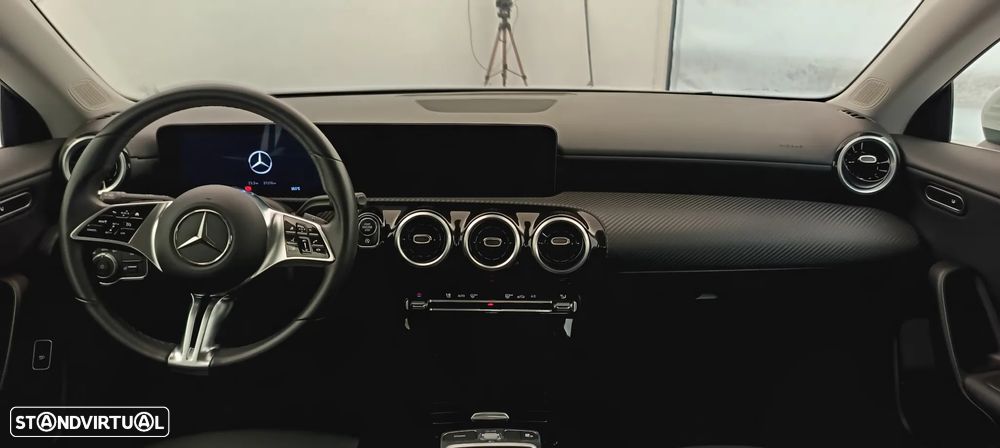 Mercedes-Benz CLA 180 d - 18