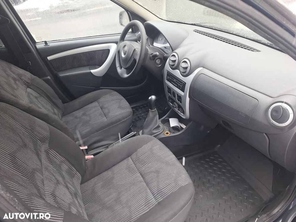 Dacia Logan 1.5 dCi Laureate - 12