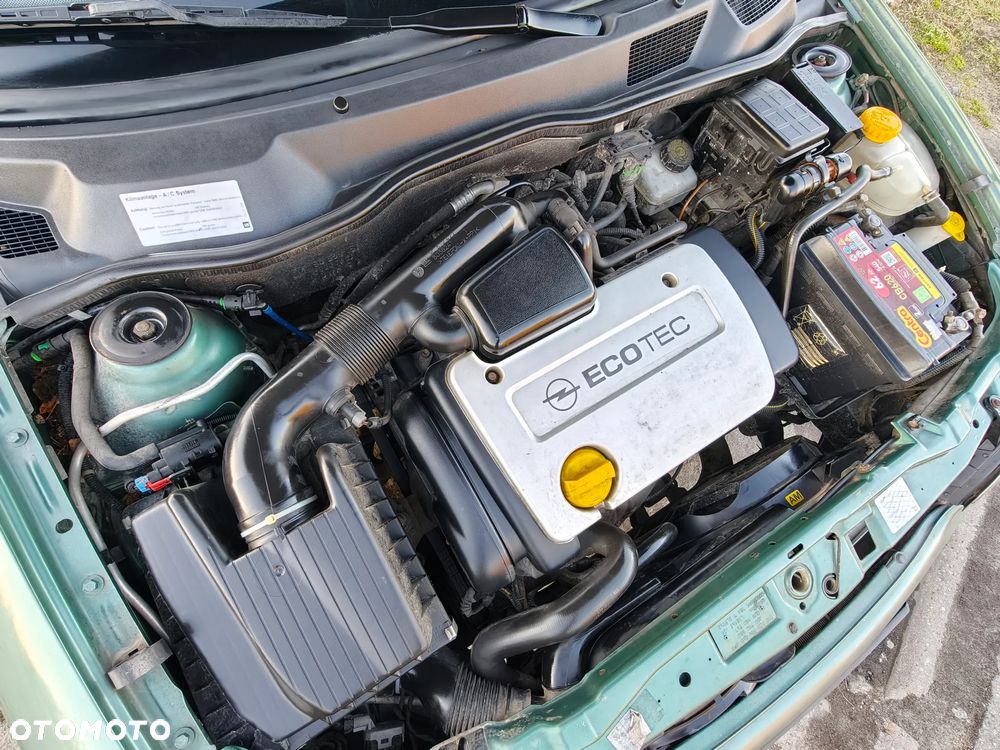 Opel Astra 1.6 GL - 19