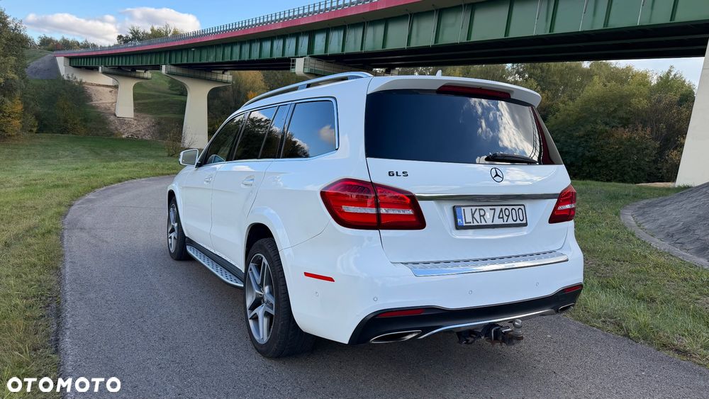 Mercedes-Benz GLS - 33