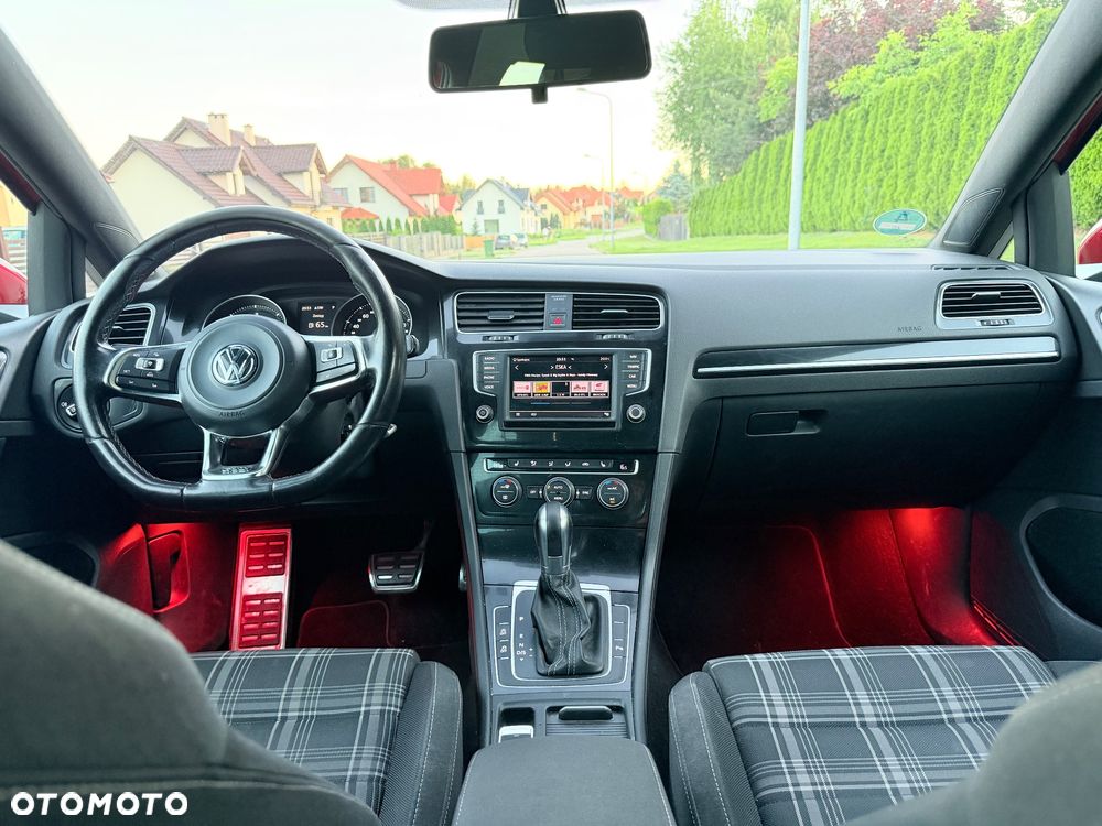 Volkswagen Golf - 4