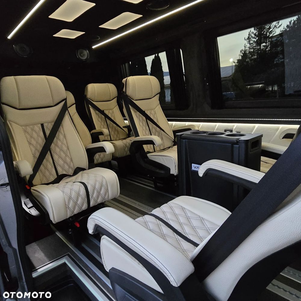 Mercedes-Benz Sprinter - 13