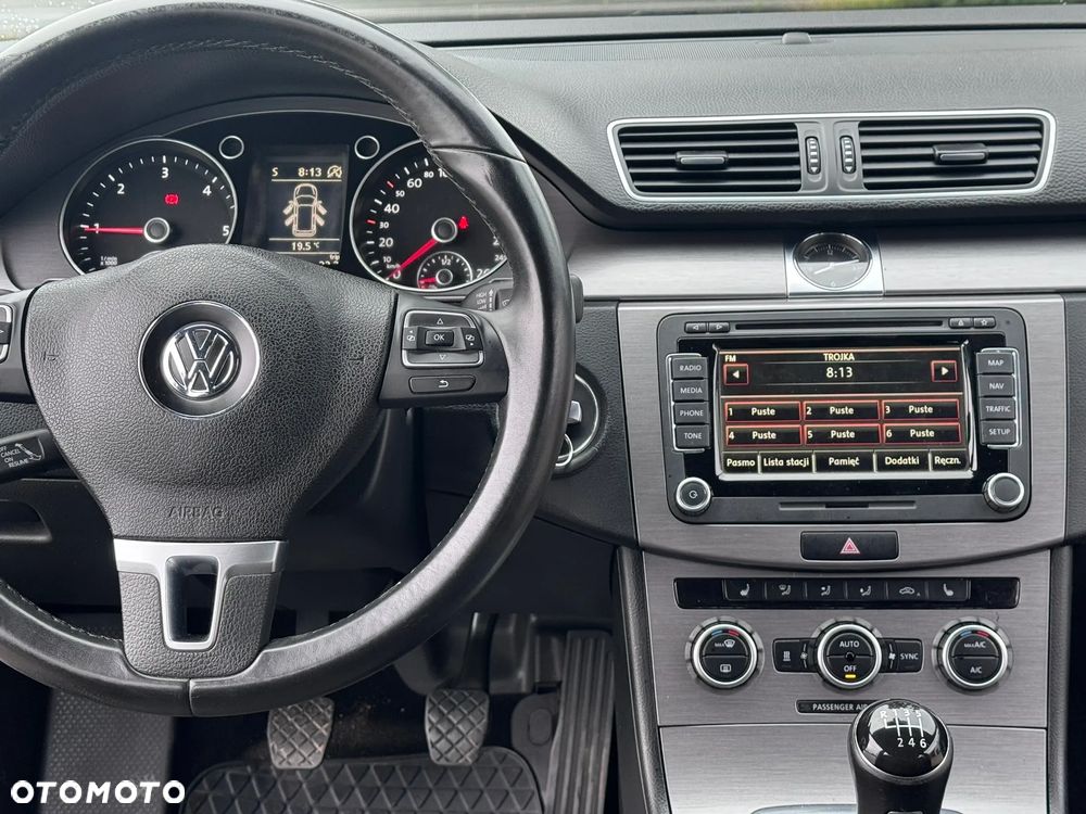 Volkswagen Passat - 21