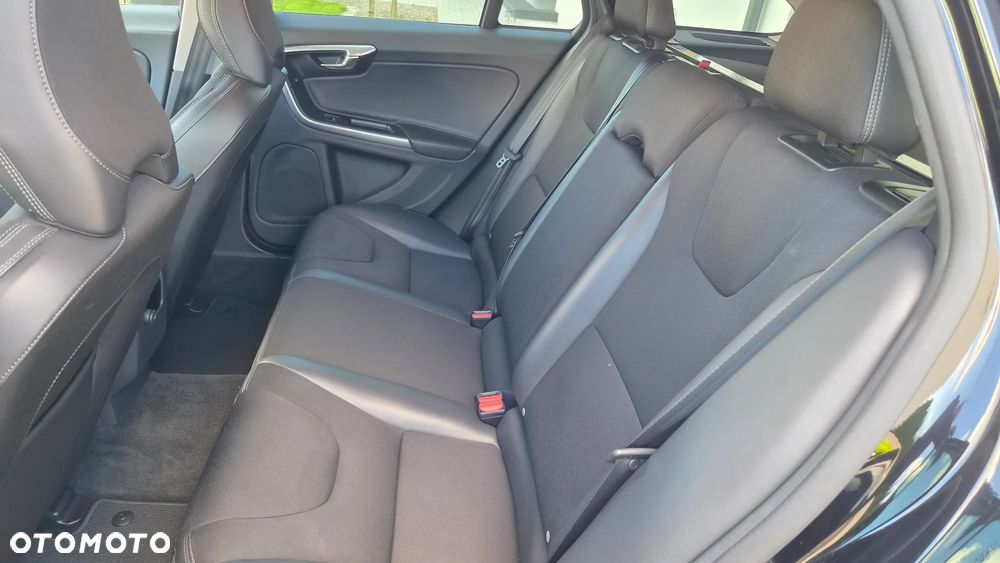 Volvo V60 D2 Kinetic - 17