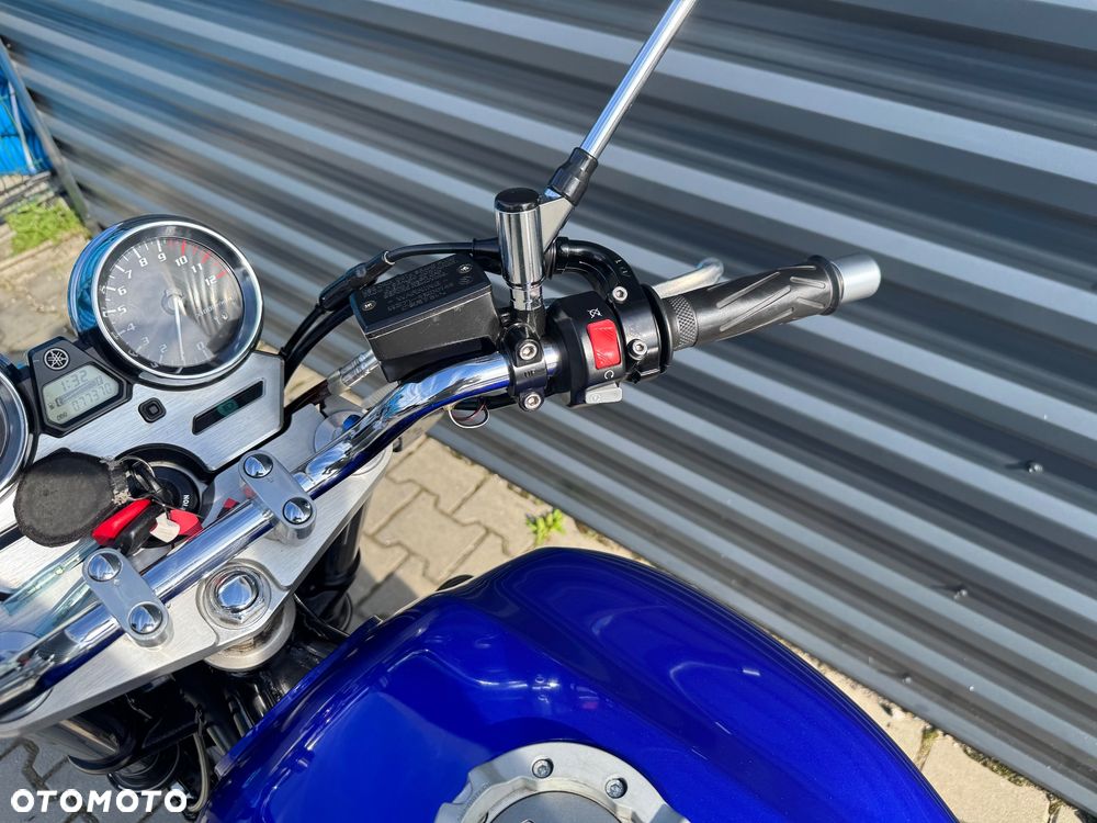 Yamaha XJR - 21