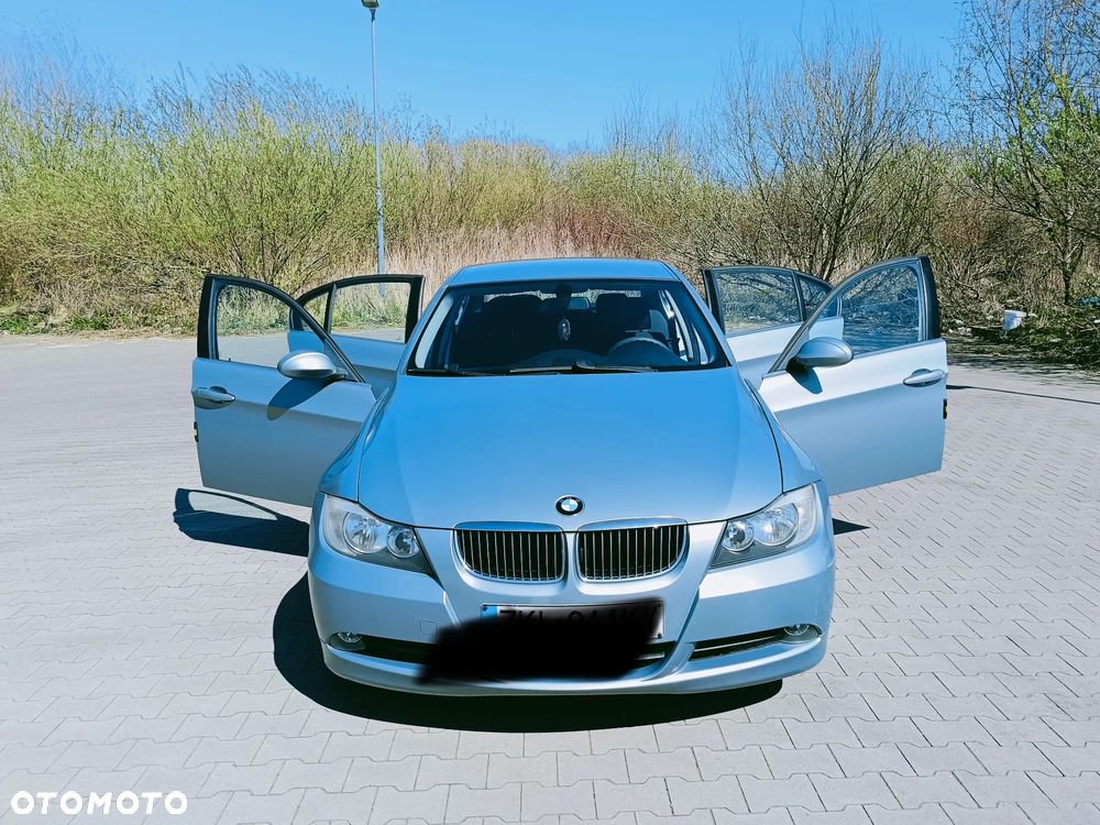 BMW Seria 3 325i - 4