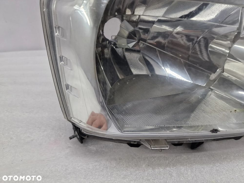 NISSAN X-TRAIL T31 07- PRAWA ZWYKŁA LAMPA PRZEDNIA PRZÓD , NR ICHIK0H1786 , NR AUKCJI LA226 - 8