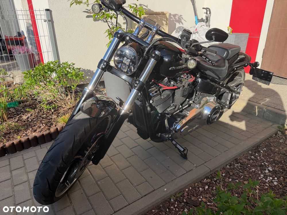 Harley-Davidson Softail Breakout - 4