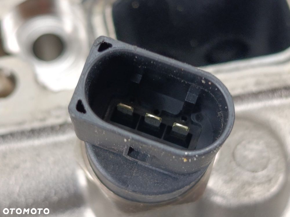 LISTWA WTRYSKOWA BENZYNA VW PASSAT B6 GK00266 1.6 FSI - 10