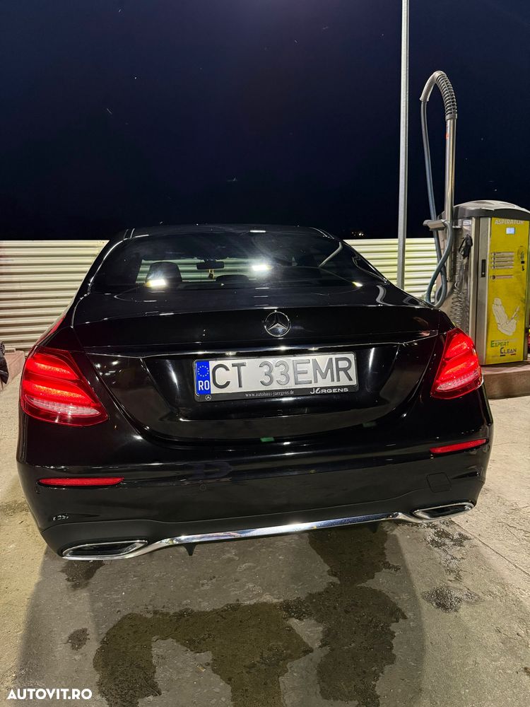 Mercedes-Benz E 220 d 4MATIC 9G-TRONIC AMG Line - 4