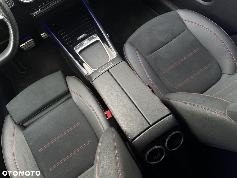 Mercedes-Benz GLA - 17