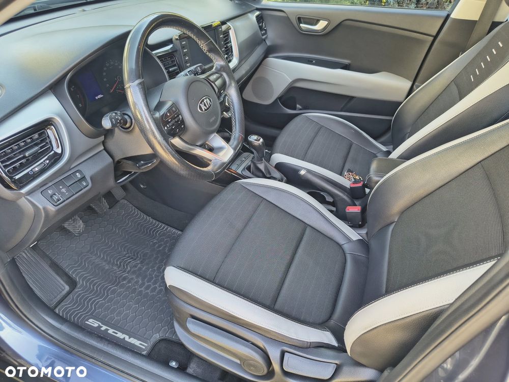 Kia Stonic 1.4 L - 12