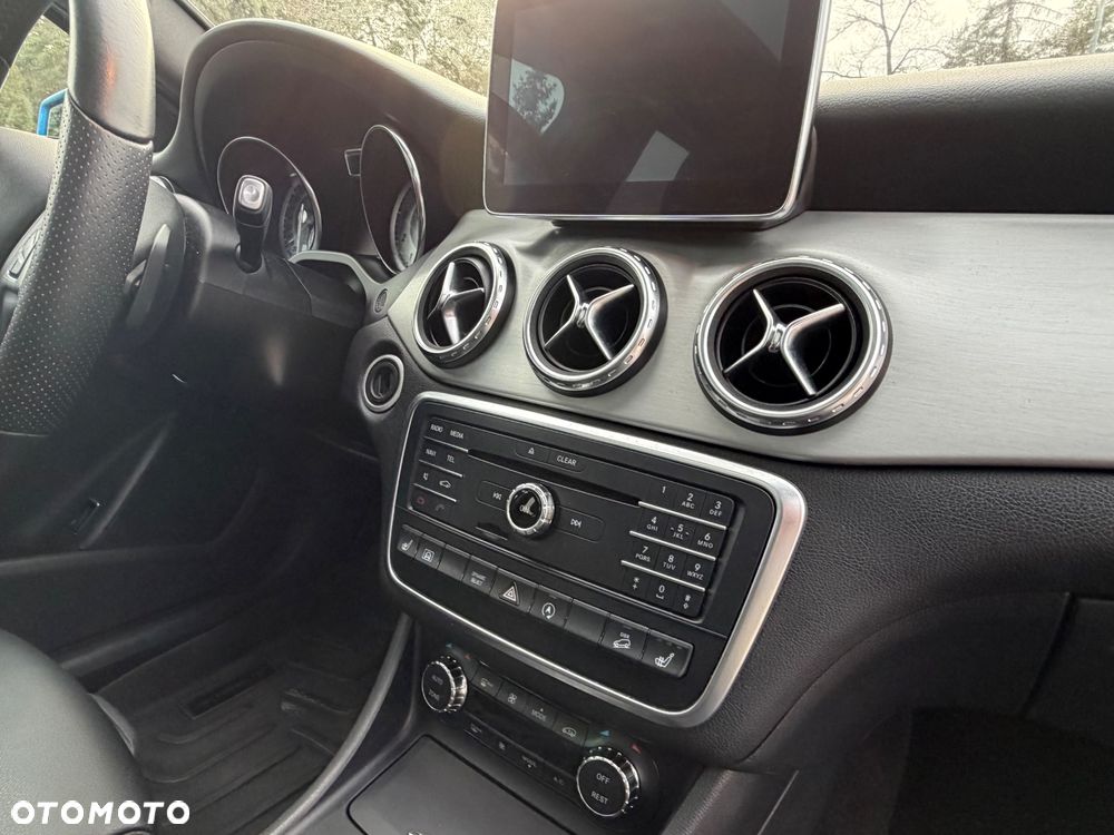 Mercedes-Benz GLA 250 7G-DCT AMG Line - 18