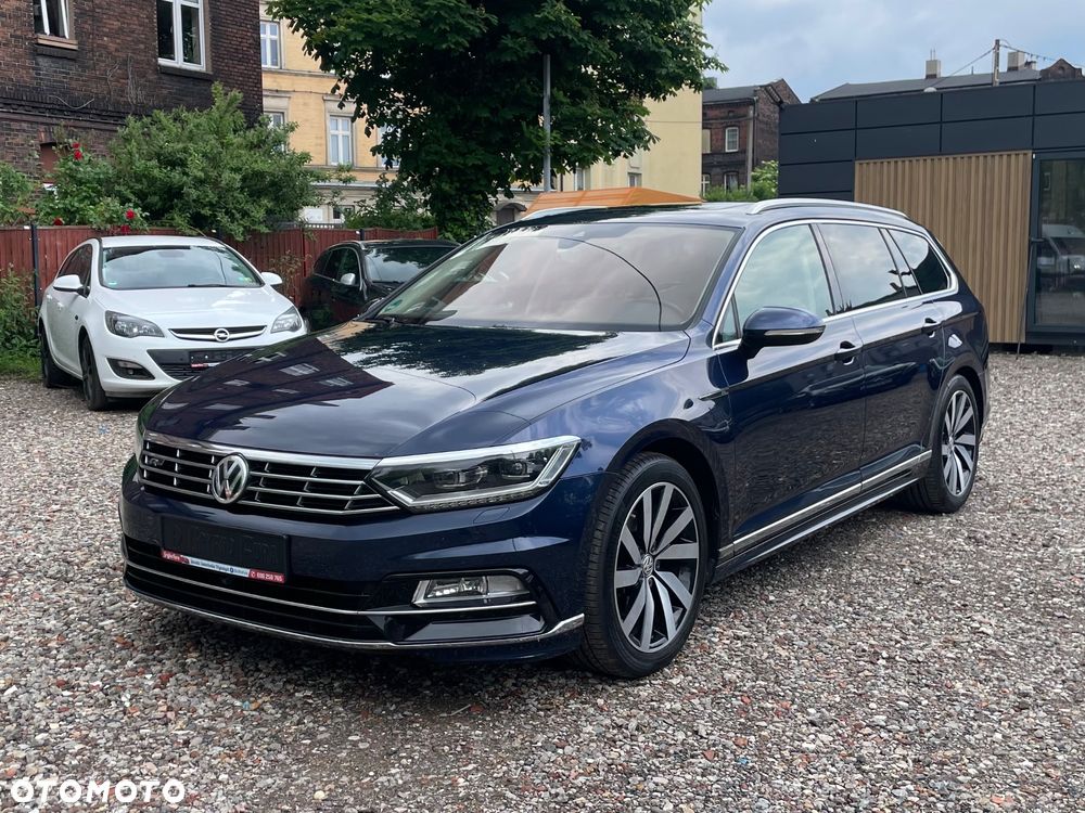 Volkswagen Passat - 1