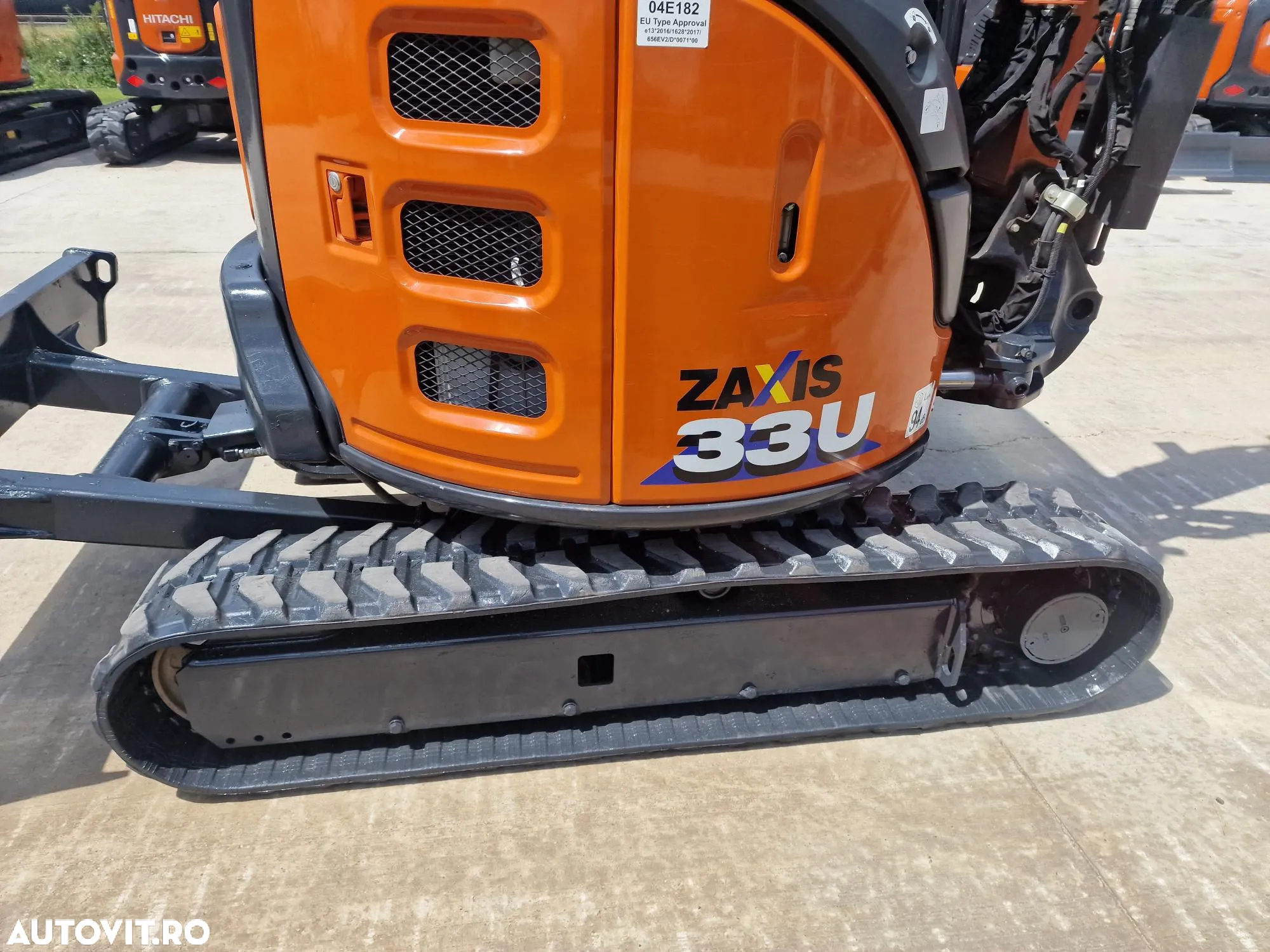 Hitachi ZX33, 3,7 tone, 2023/05, 1.163h, CUPLA RAPIDA+3 CUPE NOI, Senile 80% bune, Instalatia de picon pe brate, Sistem antifurt, Aer conditioinat, adanc sapare 4mc, ridica tevi de 2,5tone, STARE FOARTE BUNA< CA NOU, posibilitate leasing 4 ani-36900 EUR+Tva - 21