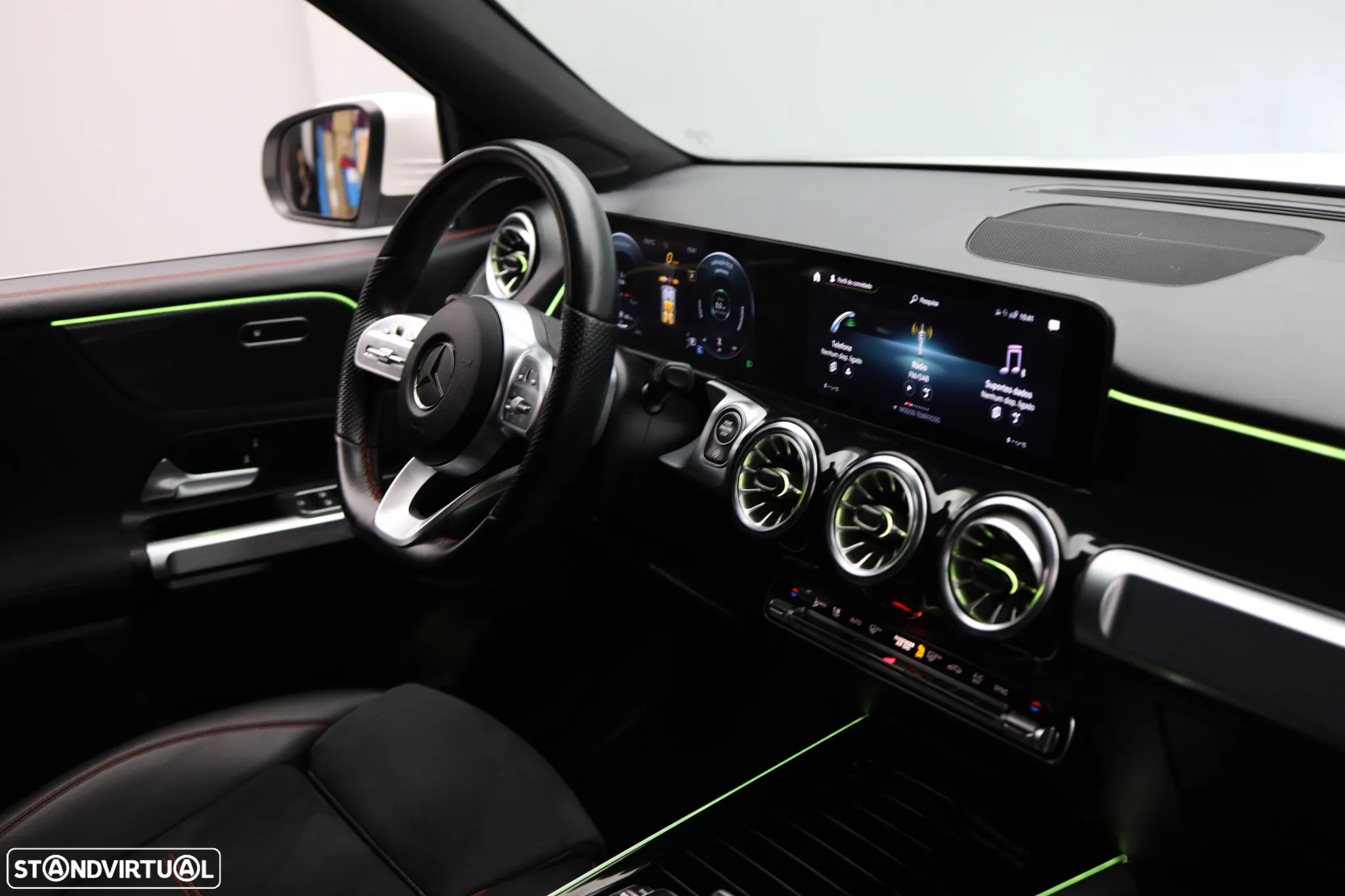 Mercedes-Benz GLB 200 d AMG Line - 38