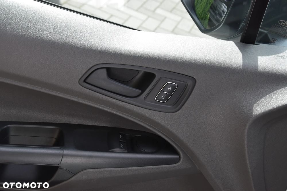 Ford Transit Connect - 22