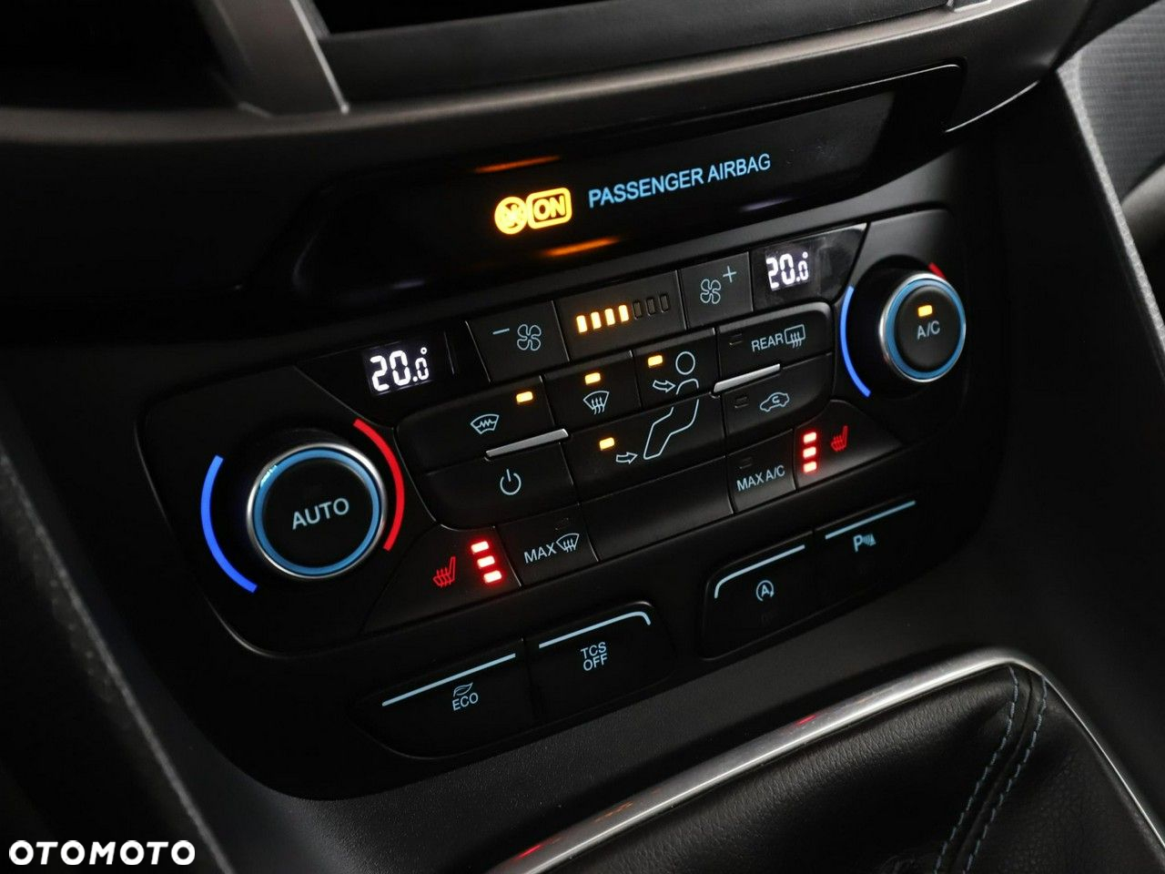 Ford Tourneo Connect Grand - 26