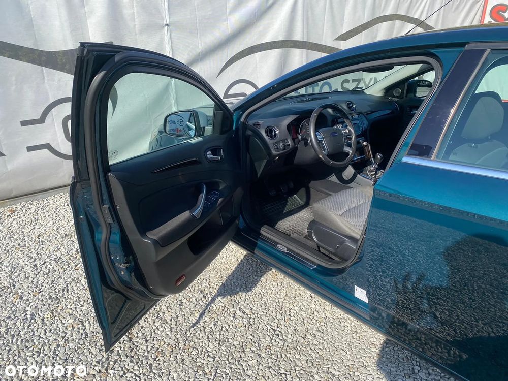 Ford Mondeo 2.0 TDCi Ghia - 19