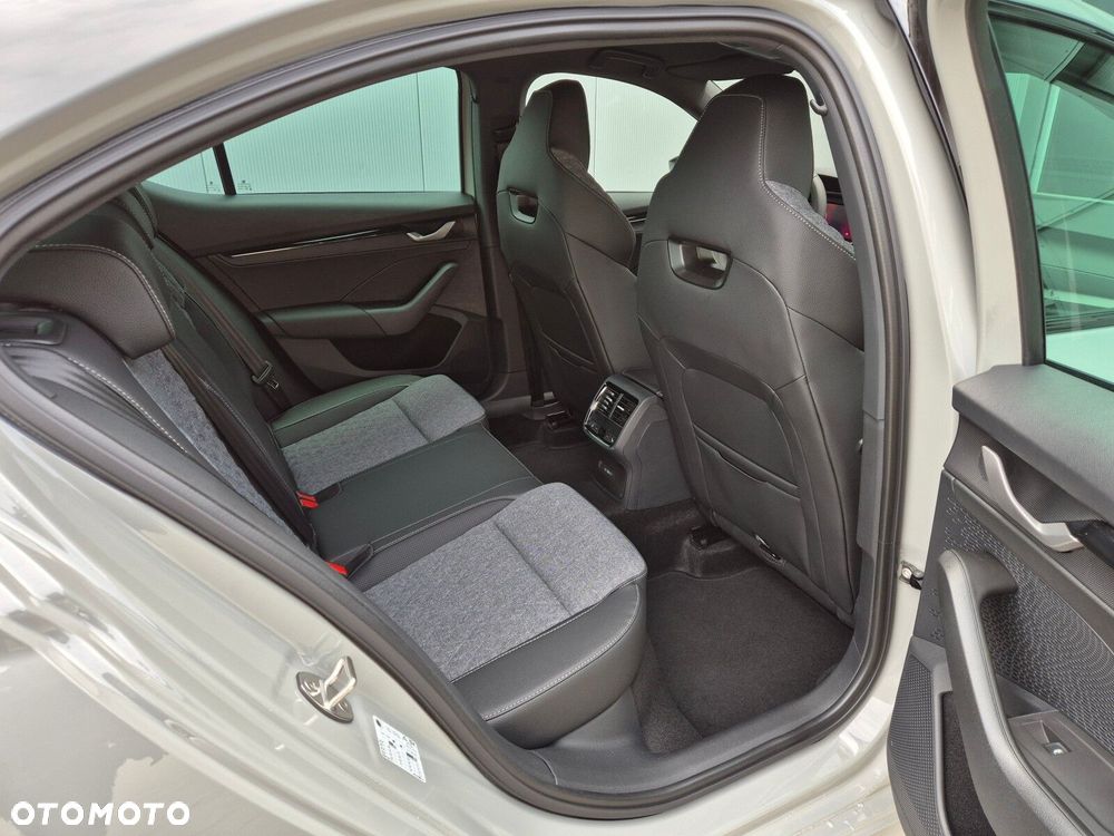 Skoda Octavia 2.0 TDI Sportline DSG - 12