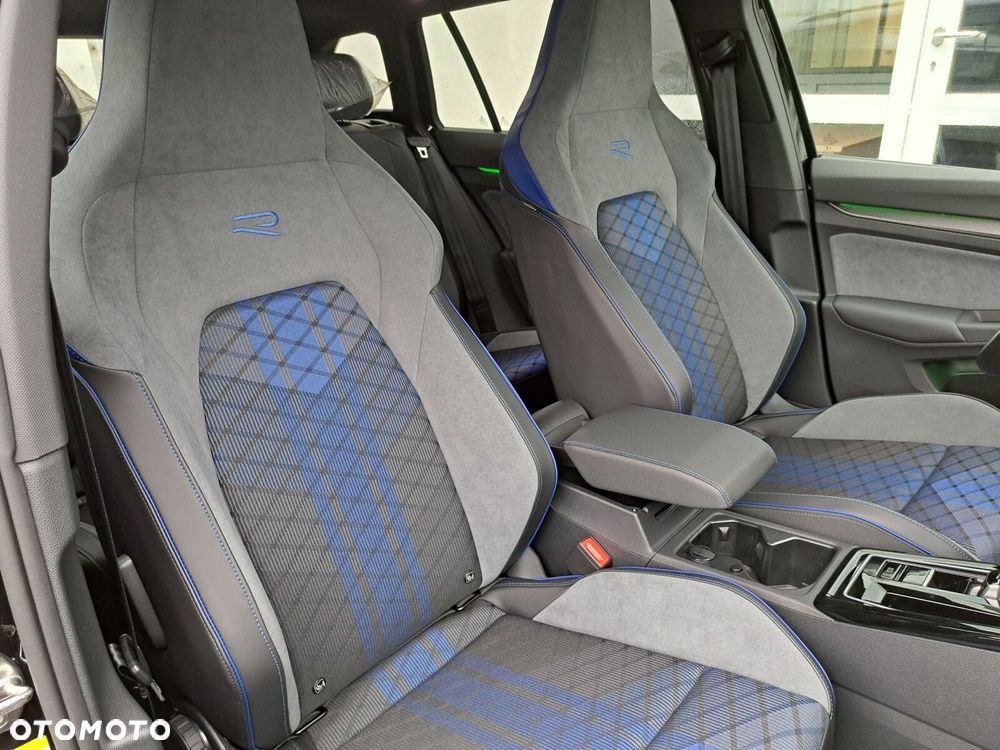 Volkswagen Golf - 11