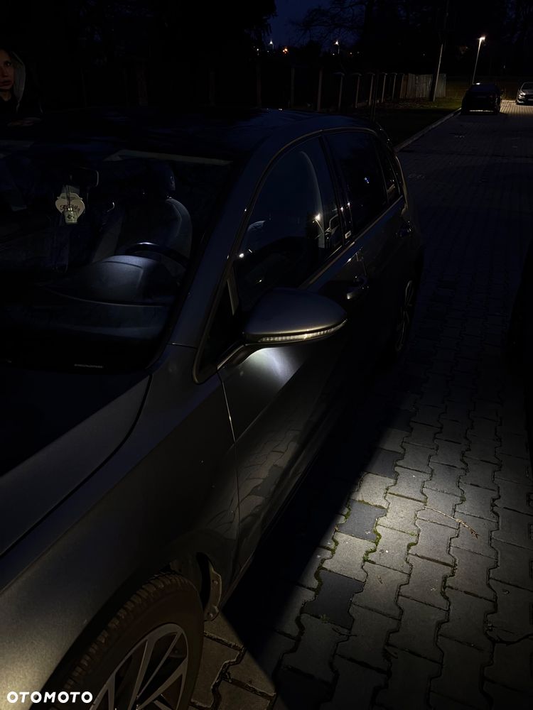 Volkswagen Golf - 8