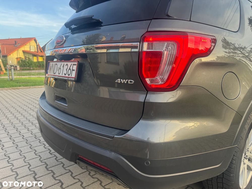 Ford Explorer - 29