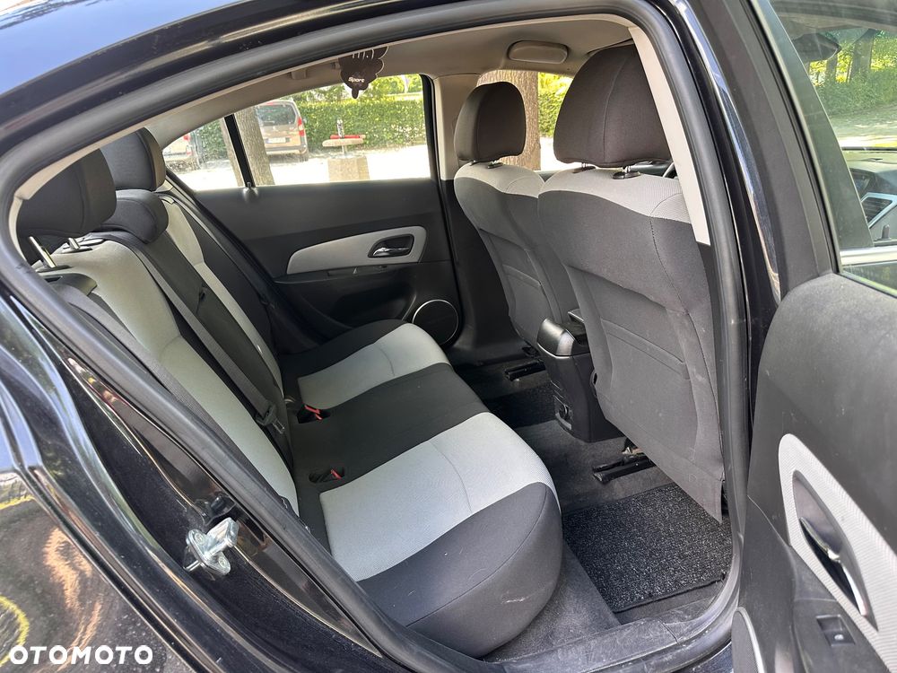 Chevrolet Cruze 1.8 LS+ - 19
