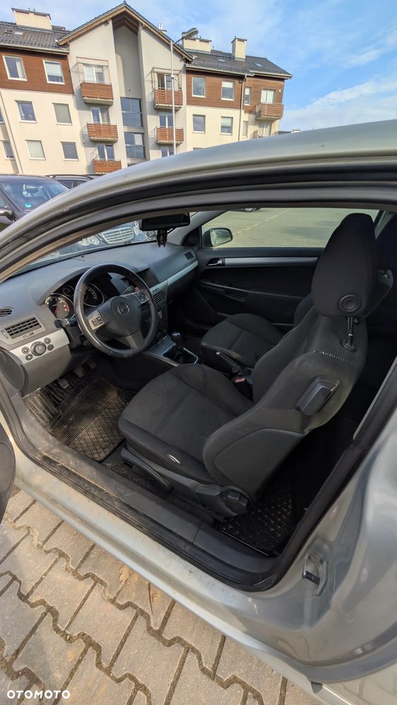 Opel Astra 1.8 Sport - 21
