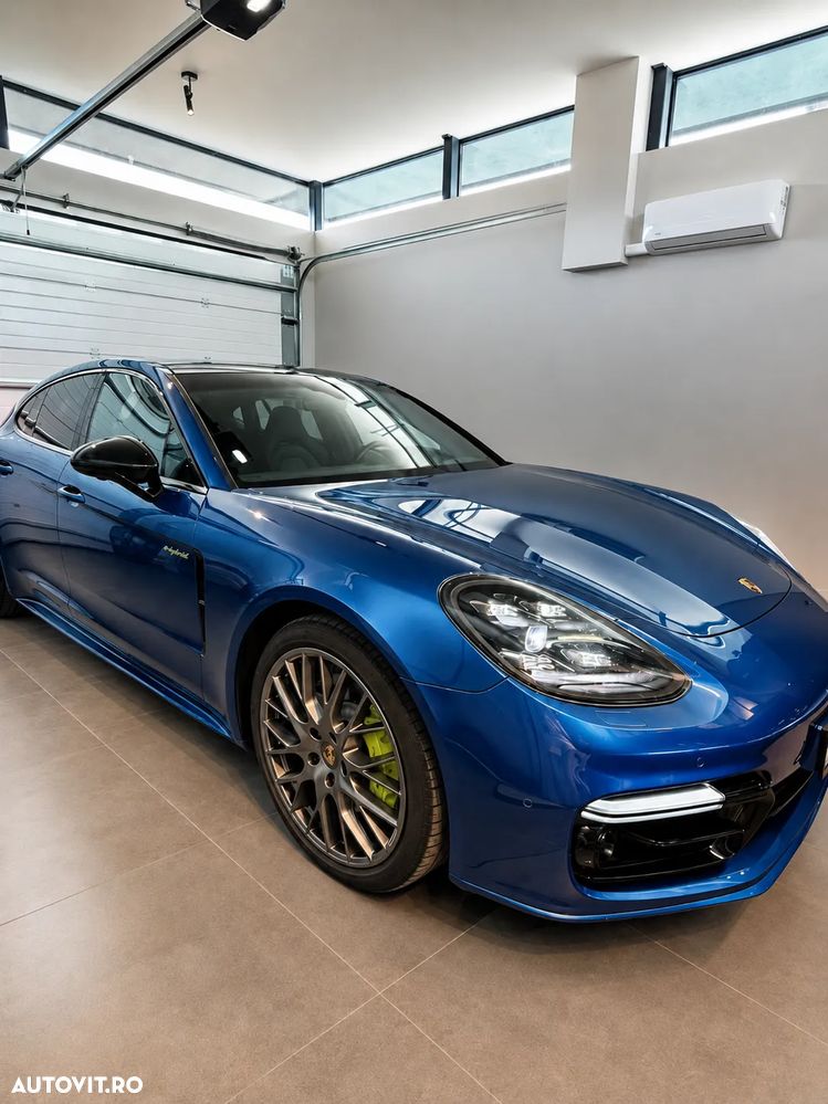 Porsche Panamera 4 E-Hybrid - 1