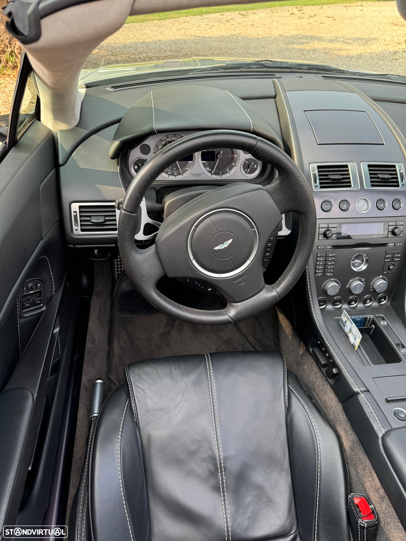 Aston Martin Vantage Roadster - 5