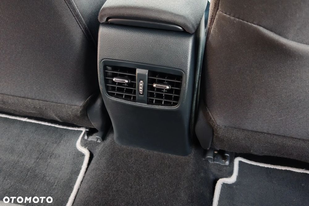 Toyota Corolla 1.8 Hybrid Comfort - 21