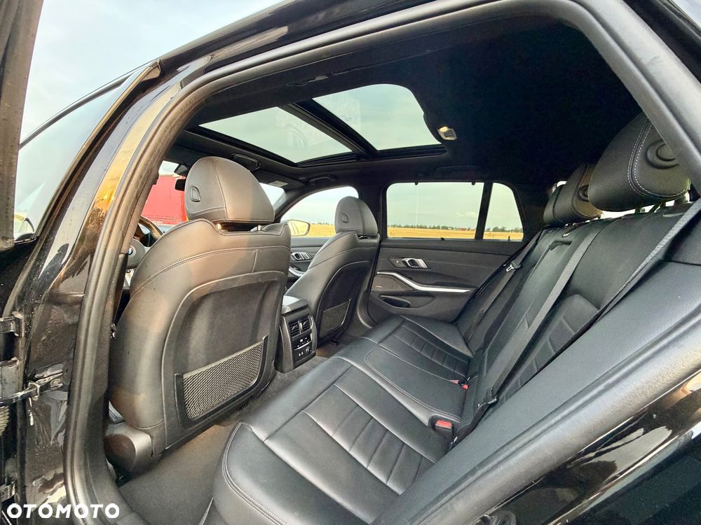 BMW Seria 3 320d xDrive Luxury Line sport - 13