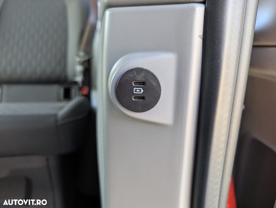 Ford Tourneo Custom - 19