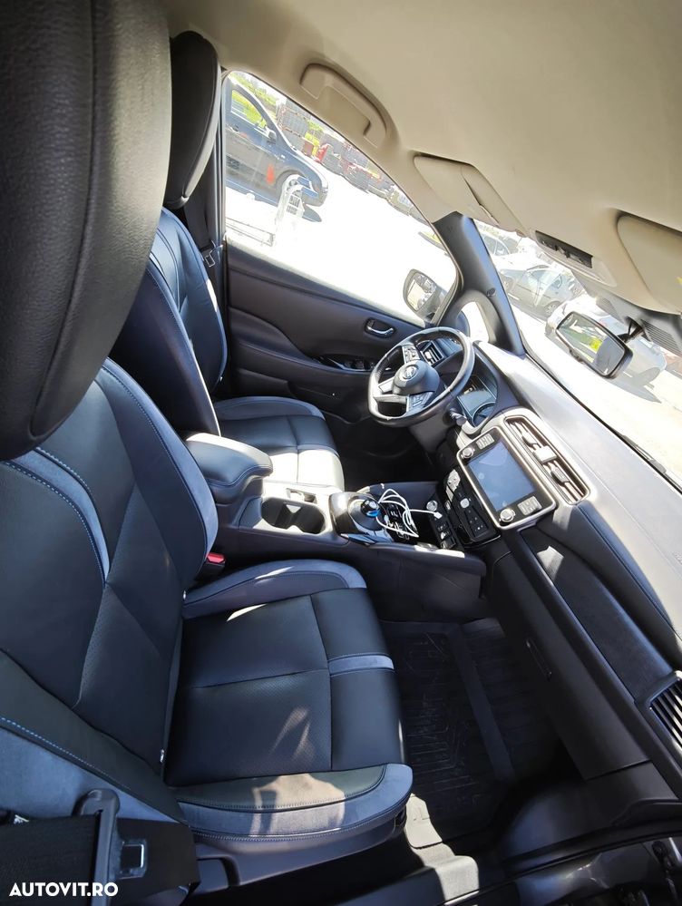 Nissan LEAF Tekna - 12