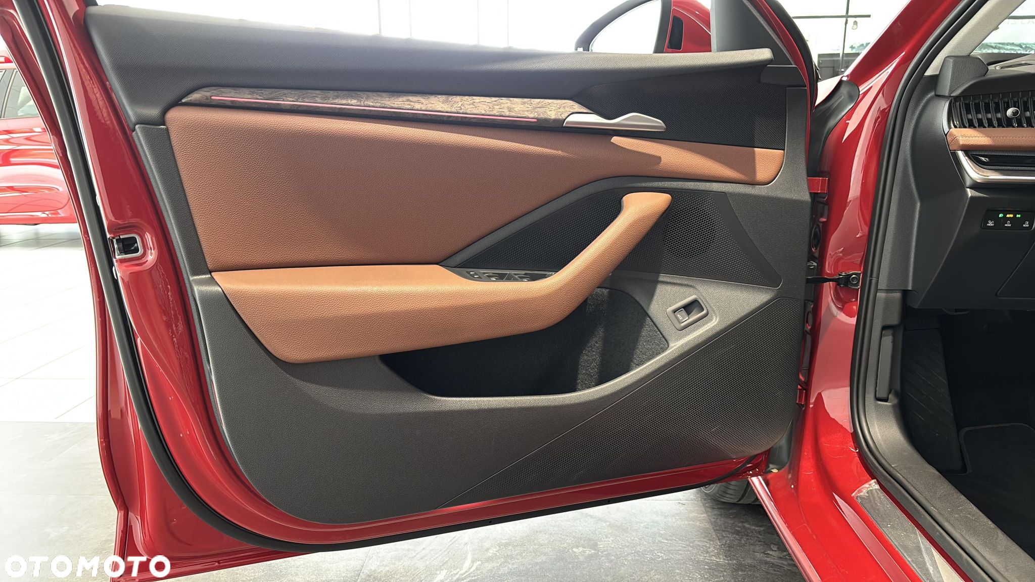 Skoda Superb 2.0 TDI SCR L&K DSG - 10
