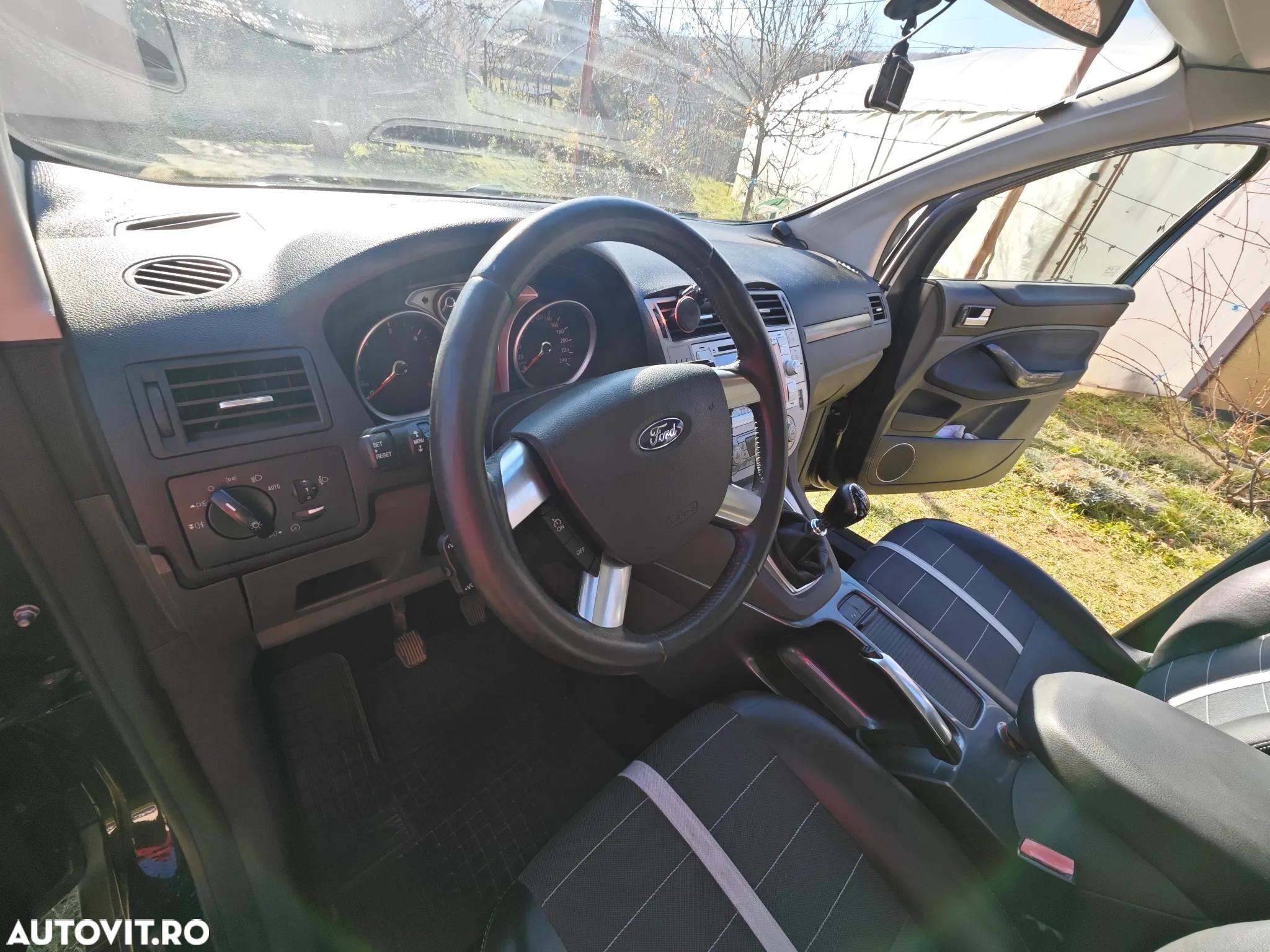 Ford Kuga 2.0 TDCi 4x4 Titanium - 11