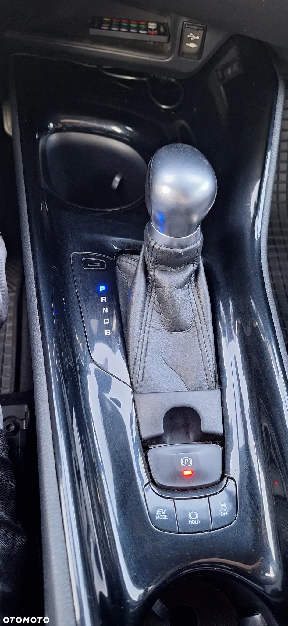 Toyota C-HR 1.8 Hybrid Executive - 6