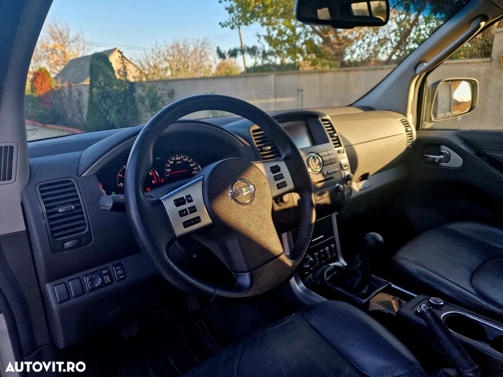 Nissan Pathfinder - 8
