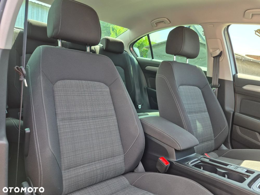 Volkswagen Passat 1.5 TSI EVO Business DSG - 25