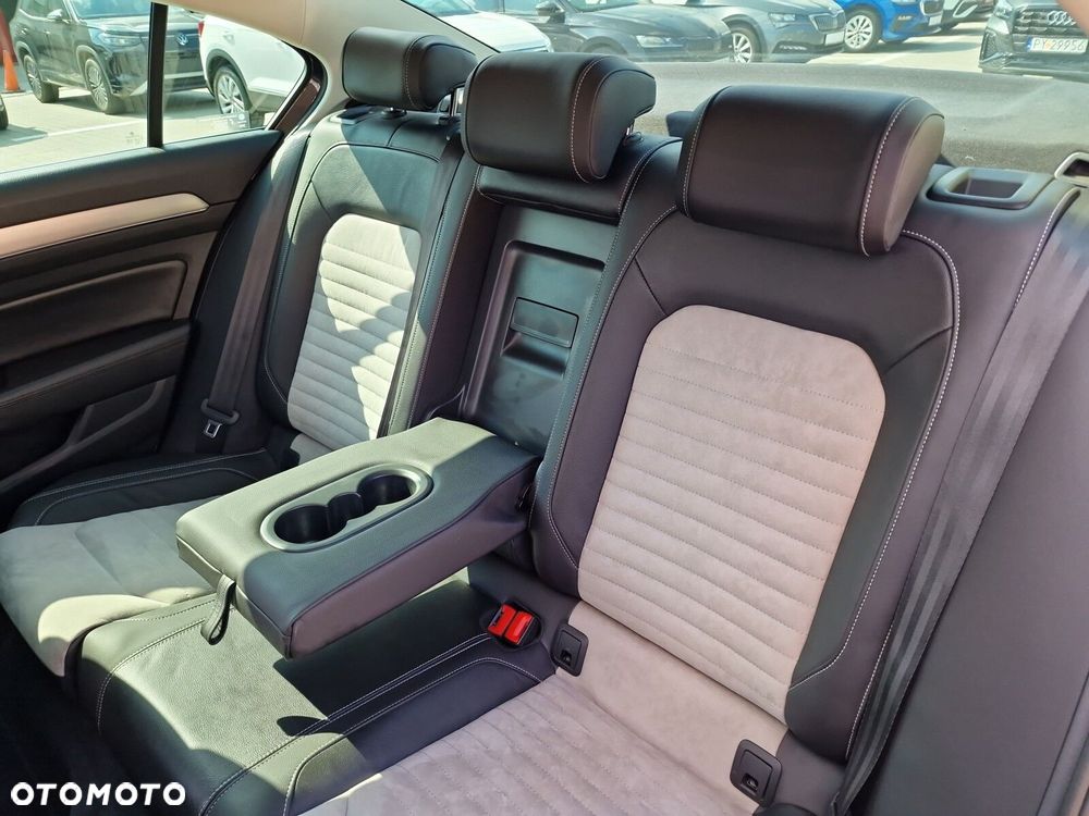 Volkswagen Passat 2.0 TDI SCR Highline - 28