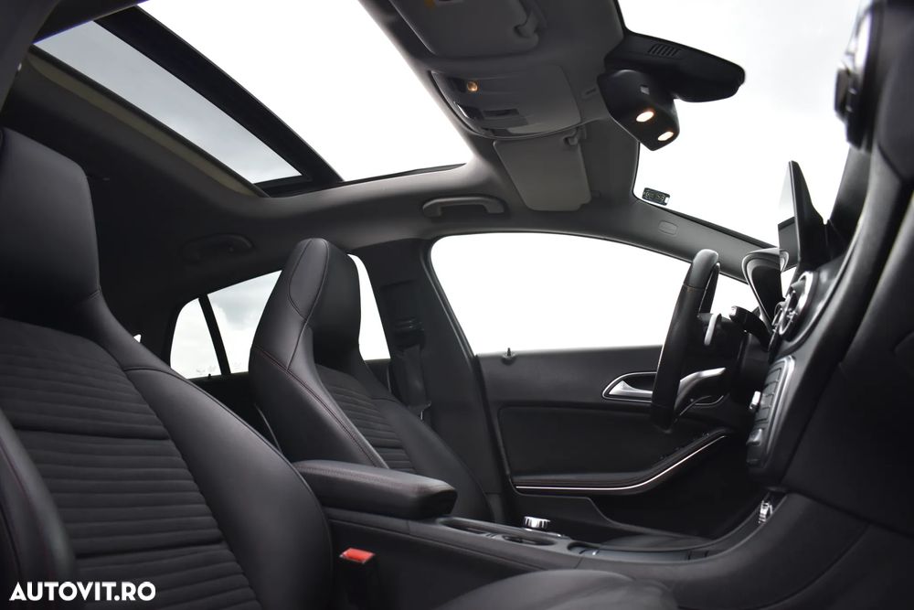 Mercedes-Benz CLA - 32