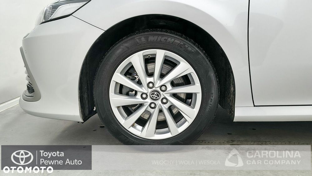 Toyota Camry 2.5 Hybrid Comfort CVT - 22