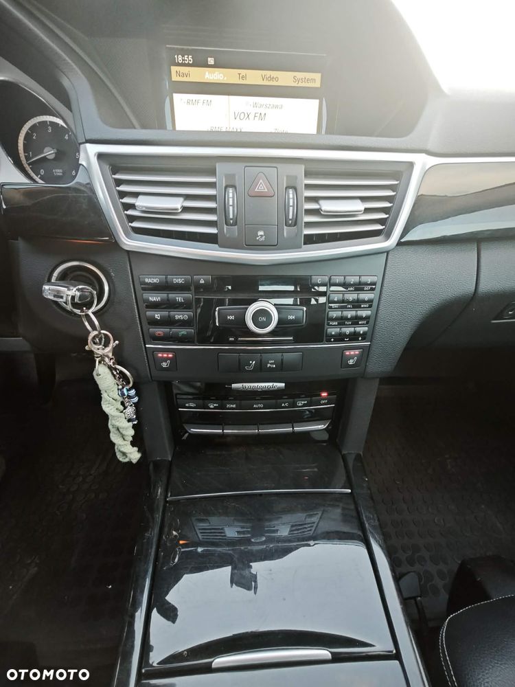 Mercedes-Benz Klasa E 350 CDI BlueEff Avantgarde - 11