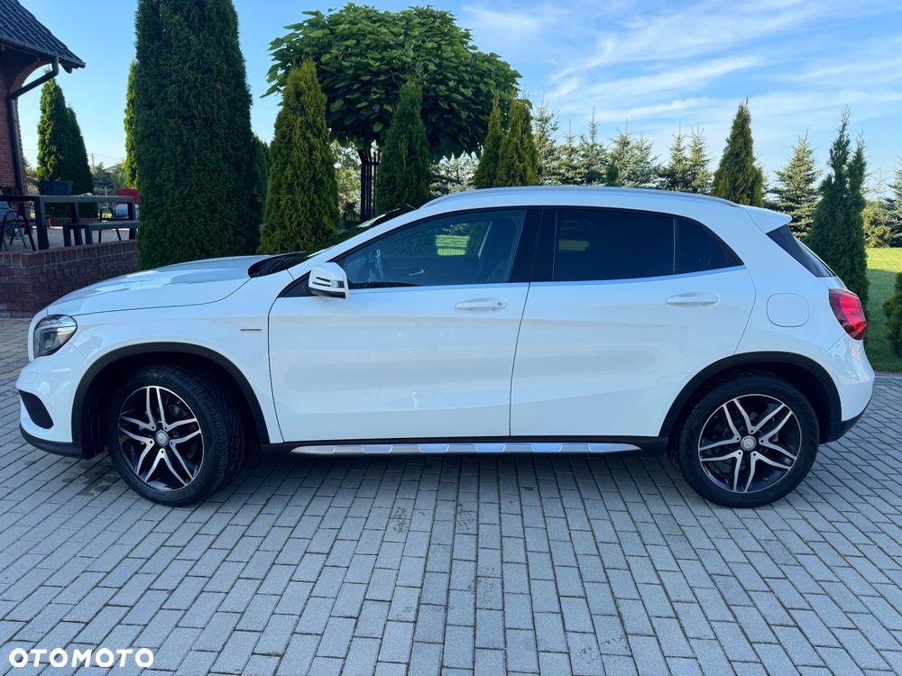 Mercedes-Benz GLA 220 d 7G-DCT Activity Edition - 3