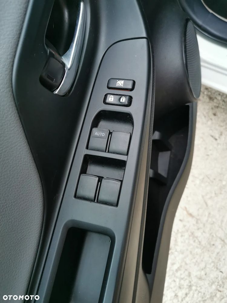 Toyota Yaris 1.33 Premium - 12