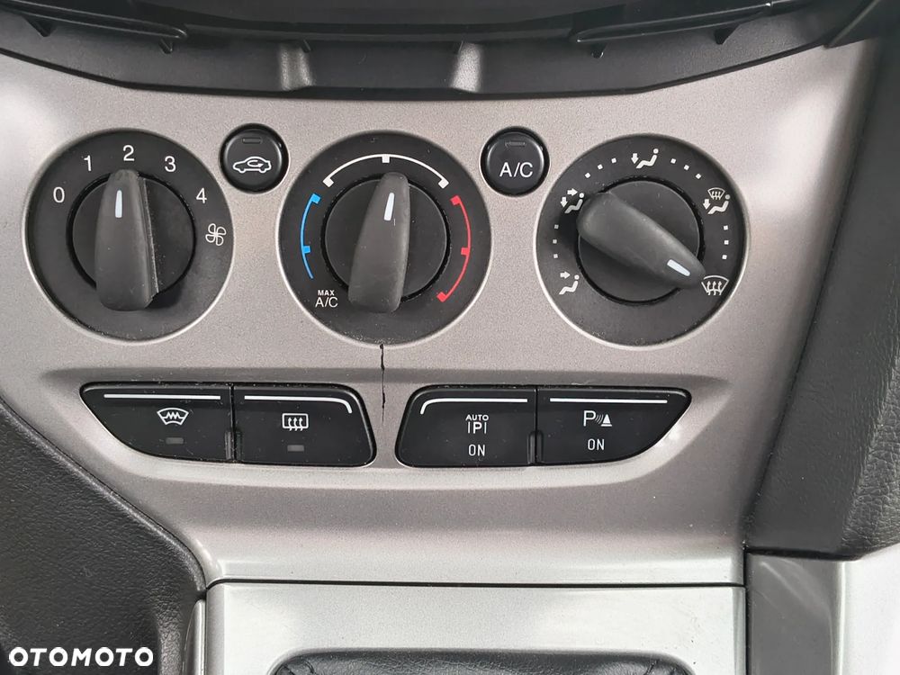 Ford Focus - 28