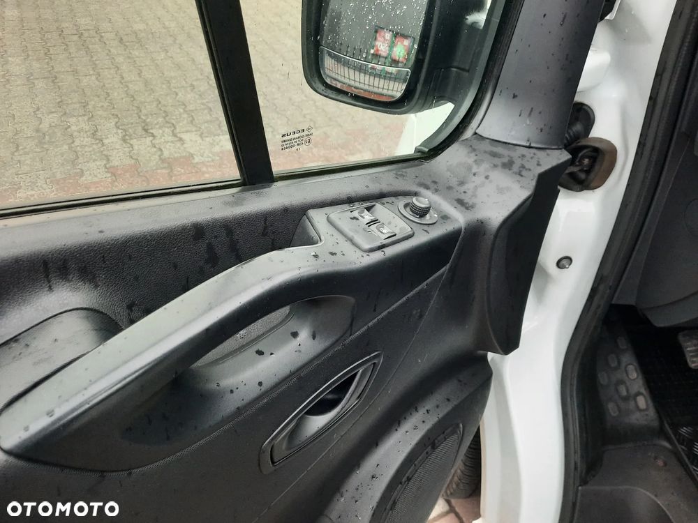 Renault Trafic - 14